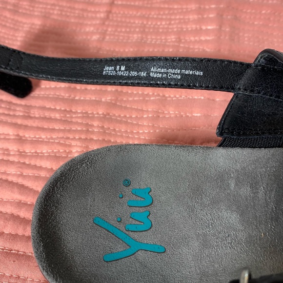YUU ladies black strap sandal, size 8 - Picture 9 of 9